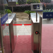 武漢鐵路局武昌單身公寓通道閘系統(tǒng)完成。